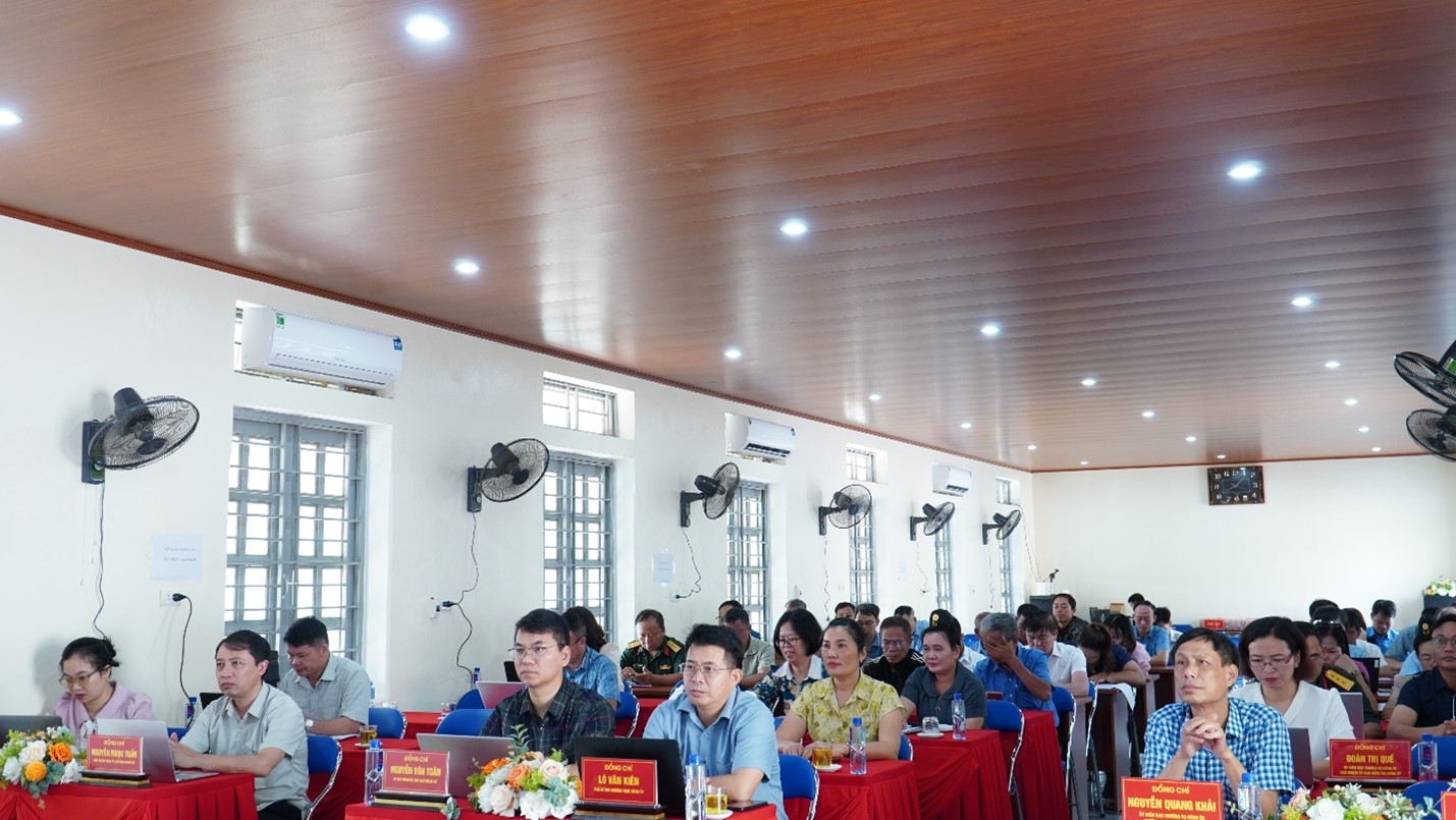 Xã Thanh Yên tham gia Hội nghị toàn quốc nghiên cứu, học tập, quán triệt và triển khai thực hiện Nghị quyết Hội nghị lần thứ tư Ban Chấp hành Trung ương Đảng khóa XIV