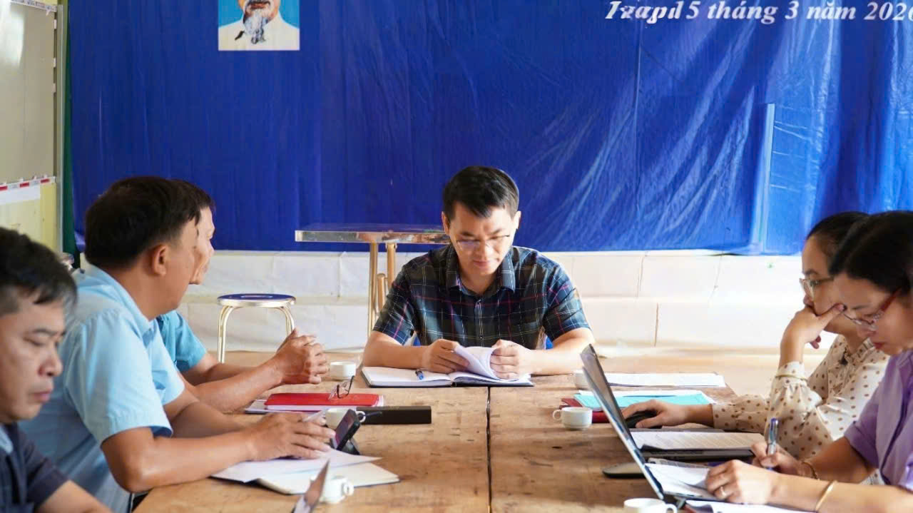 Ban Thường vụ Đảng ủy xã Thanh Yên làm việc với Chi bộ bản On